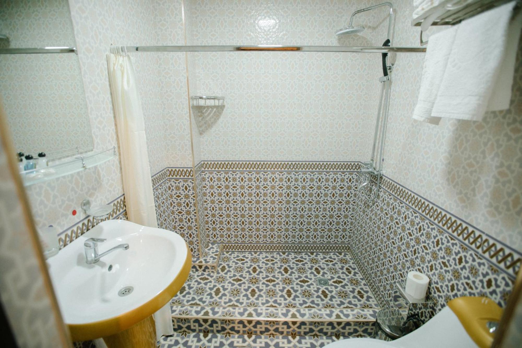 Dendi Plaza Hotel بخارى المظهر الخارجي الصورة